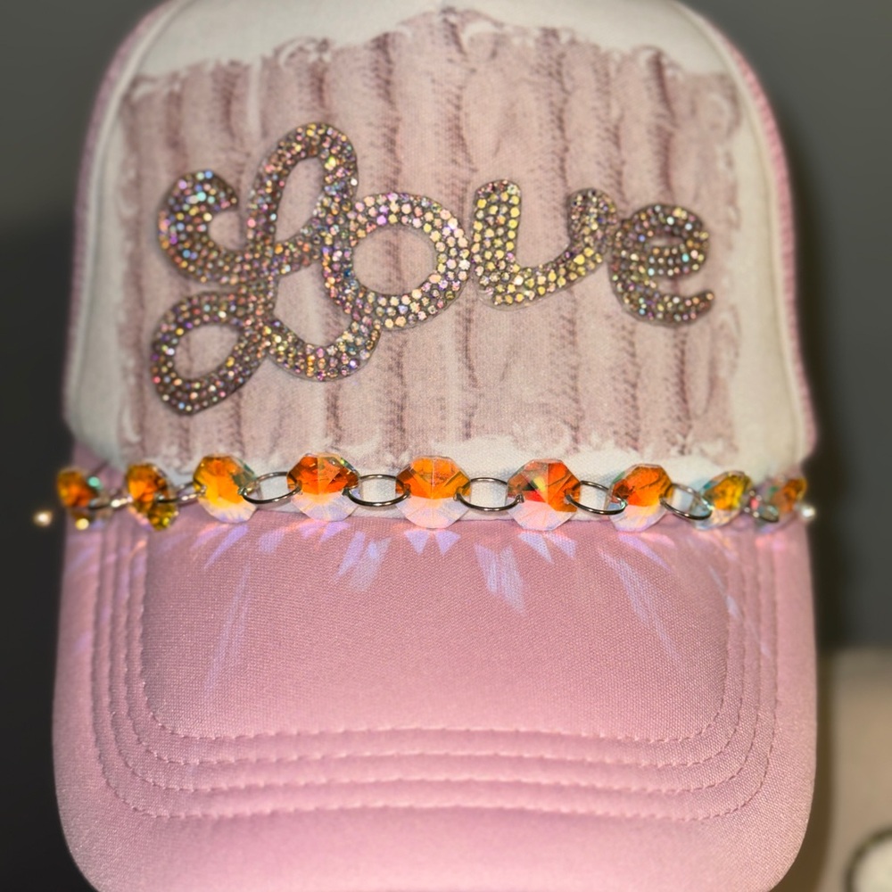 LOVE EXTRA TRUCKER HAT